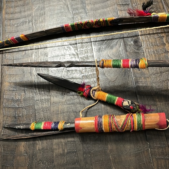 Vintage Venezuelan Yanomami Indian Bow & Arrow, Knife, Spear and Quiver - Picture 6 of 10